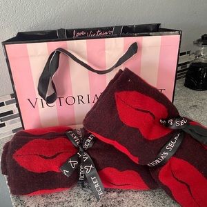 Lips don't Lie... super cute.  Listing 1  blanket make offer on 2 save shipping!